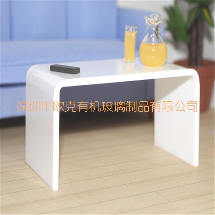 有機(jī)玻璃白色桌子